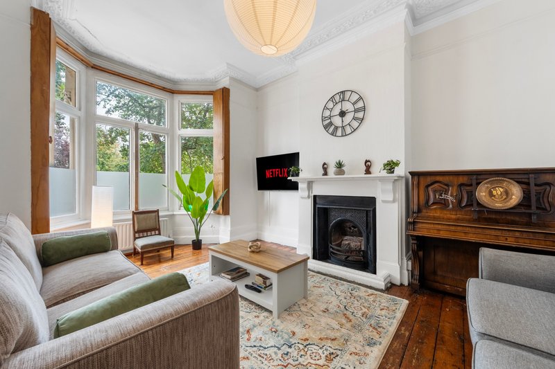 Brixton Hub - Spacious 4 Bed - Contractors Welcome