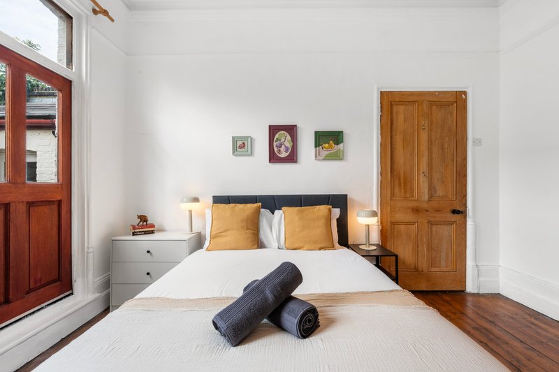 Brixton Hub - Spacious 4 Bed - Contractors Welcome