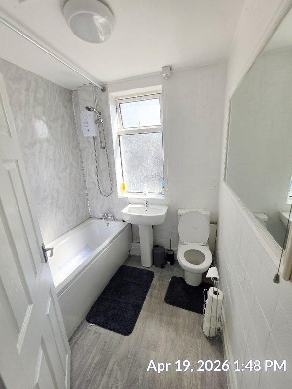 Spacious 4-Bed House | Sleeps 7 | Wallasey — Contractor Friendly