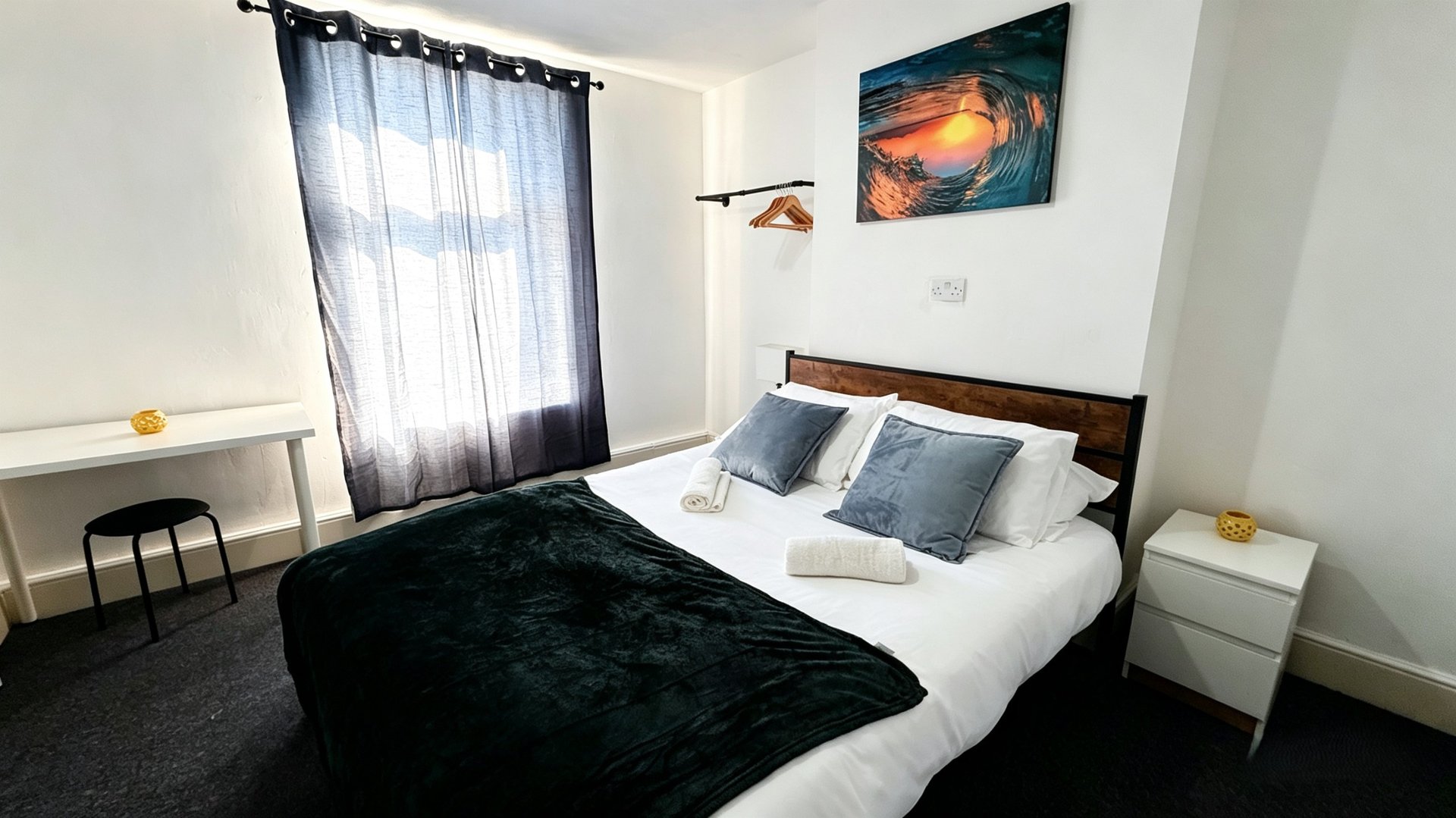 Spacious 4-Bed House | Sleeps 7 | Wallasey — Contractor Friendly