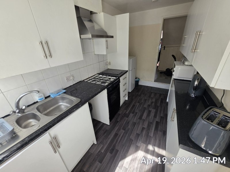 Spacious 4-Bed House | Sleeps 7 | Wallasey — Contractor Friendly