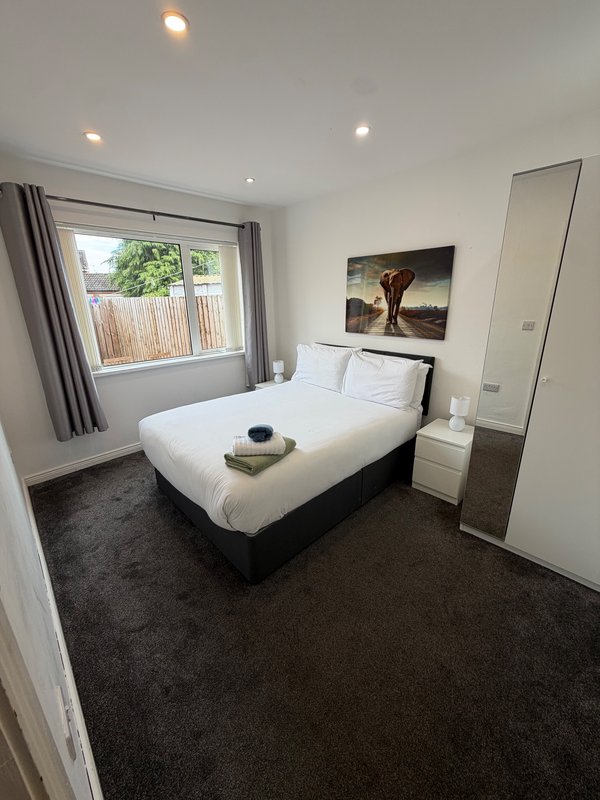 Comber Cozy Home 4 bed near Comber centre, with drive way and off street parking with fast  WiFi .