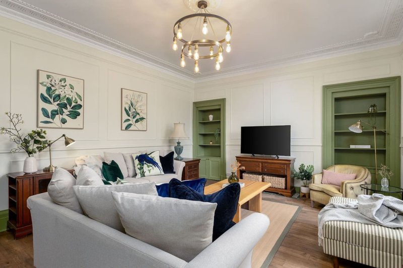 Historic Trackside Retreat, Charming Getaway