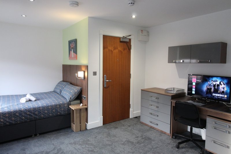 Victoria House - Superior Studio (Double)near city centre
