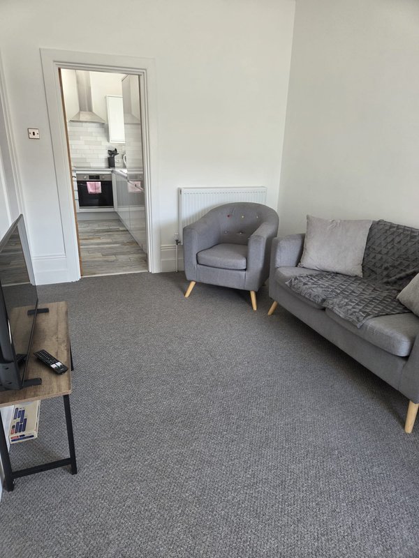 First Floor Flat, 2 Minutes to Southsea Seafront - 2 Single Beds One Bedroom