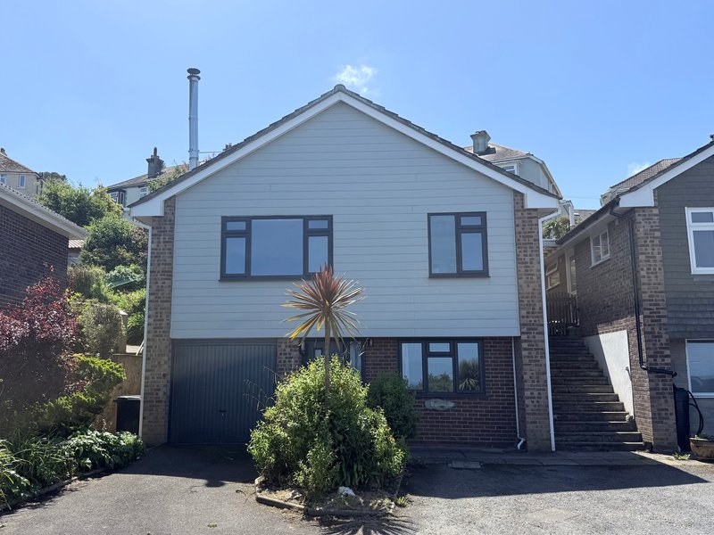 3 Bed, 2 bath, Private, Parking, Ocean View, Sleeps 6