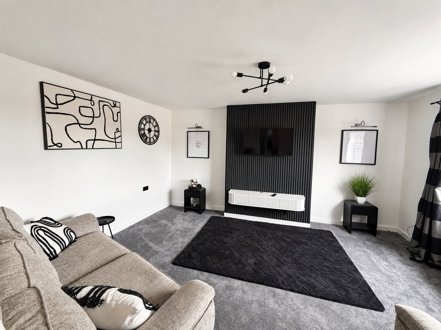 Hollow House | Great Location | Free Parking | Work Space | Fast Wi-Fi