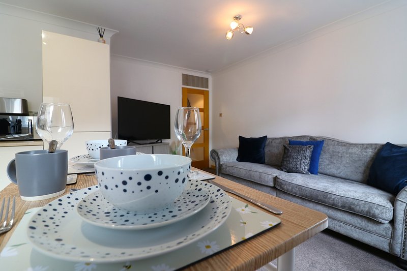 Cosy 1 bed flat in Central Ayr. Minutes from train