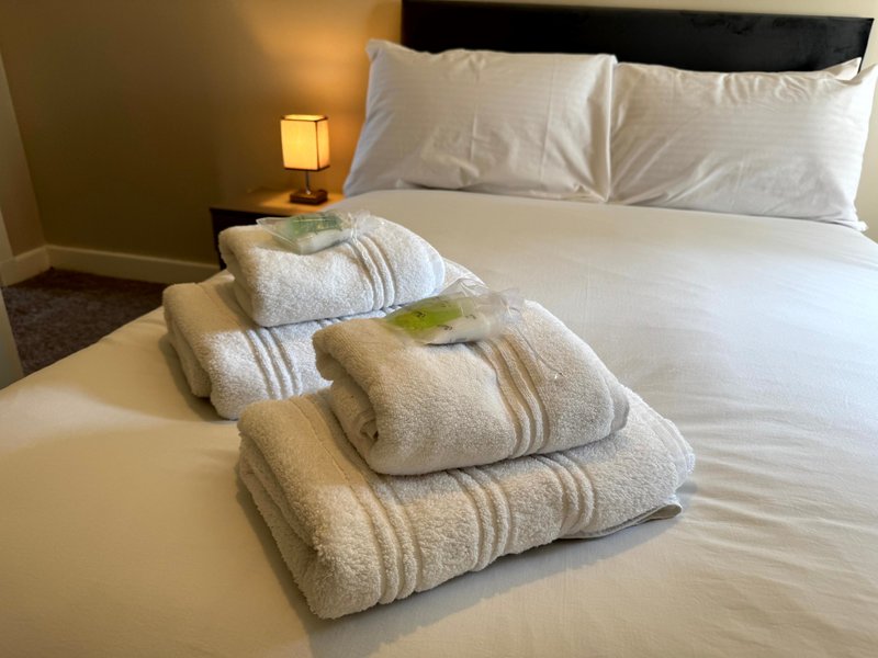 2-Bedroom Apartment | Sleeps 4 | Private Parking