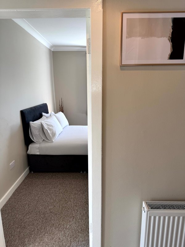 2-Bedroom Apartment | Sleeps 4 | Private Parking