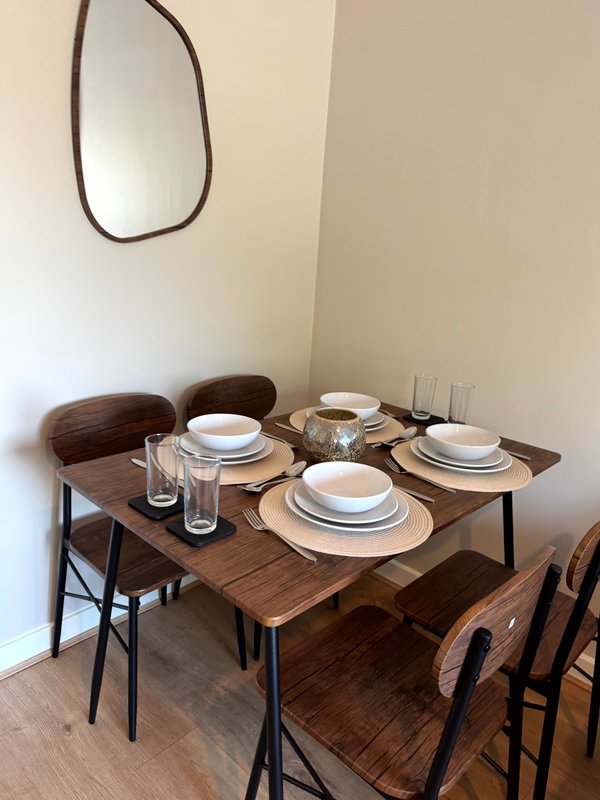 2-Bedroom Apartment | Sleeps 4 | Private Parking