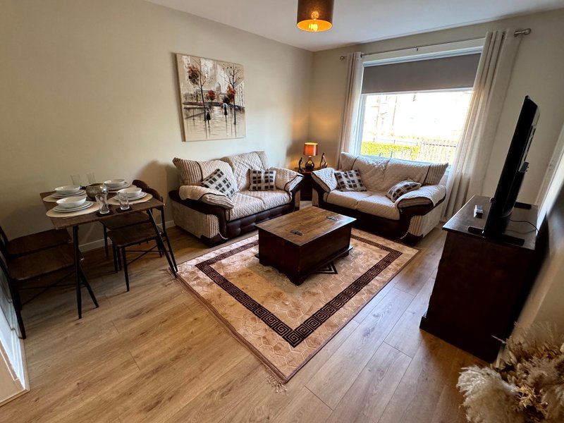 2-Bedroom Apartment | Sleeps 4 | Private Parking