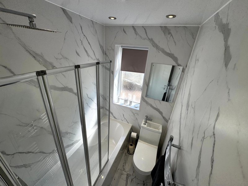 2-Bedroom Apartment | Sleeps 4 | Private Parking