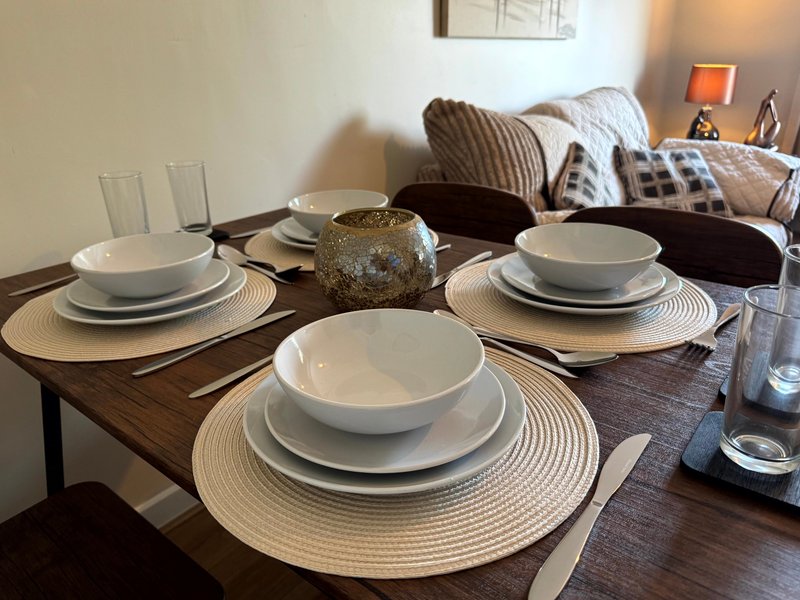 2-Bedroom Apartment | Sleeps 4 | Private Parking