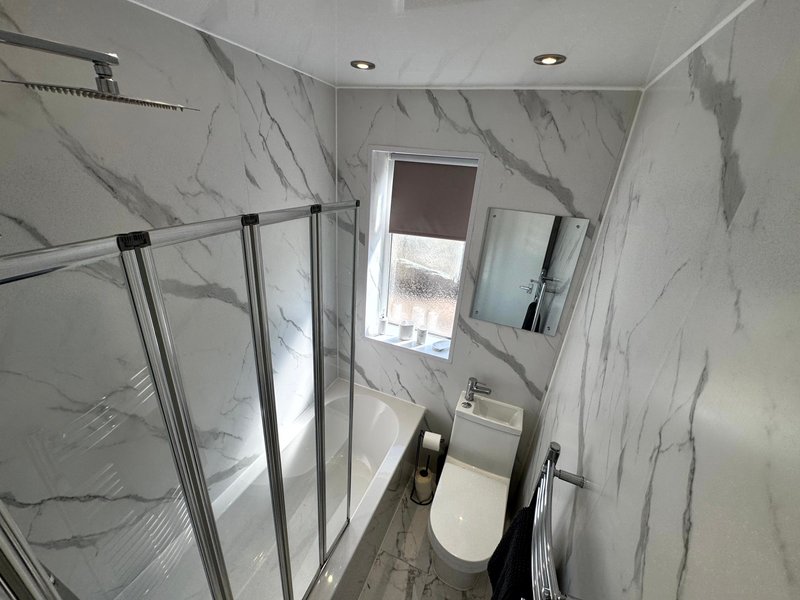 2-Bedroom Apartment | Sleeps 4 | Private Parking
