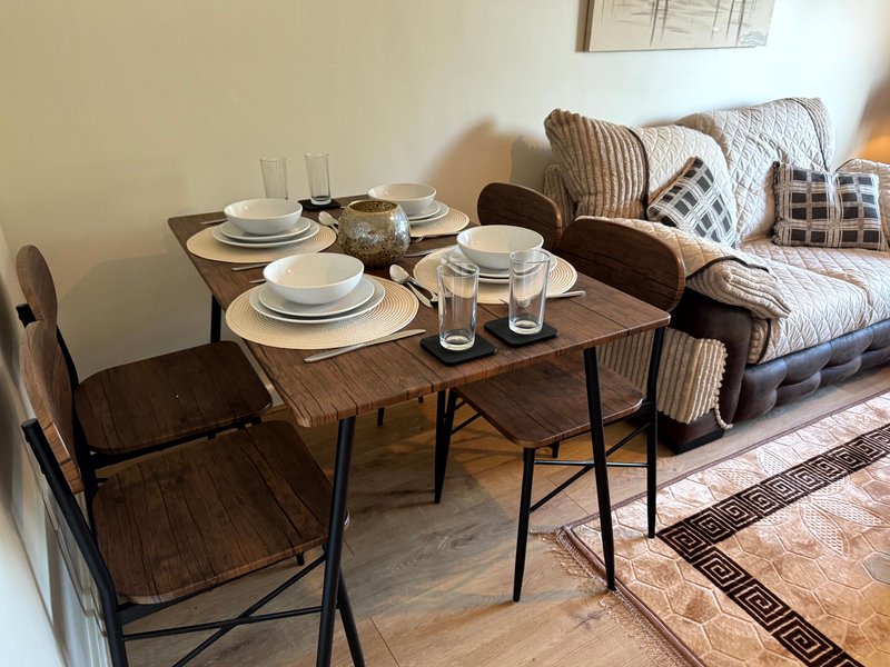 2-Bedroom Apartment | Sleeps 4 | Private Parking