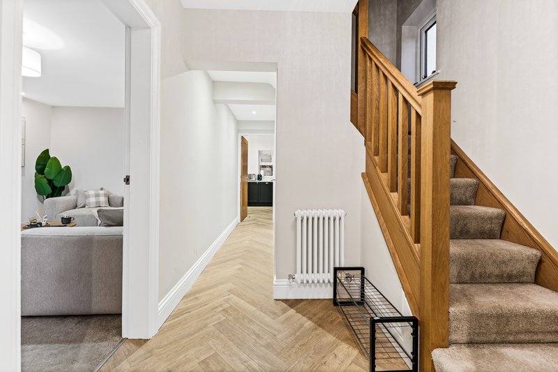 Work Stay | Quick Access to M6 & M62 Free Parking , Fast WIFI