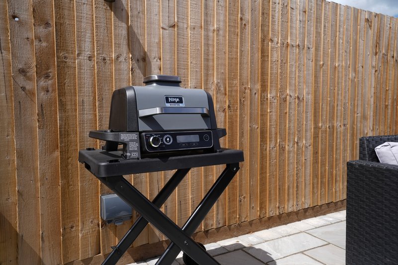 The private outdoor space also features a Ninja Woodfire BBQ, giving contractors and smaller working groups the option to cook and enjoy meals together without having to head out after a long day.