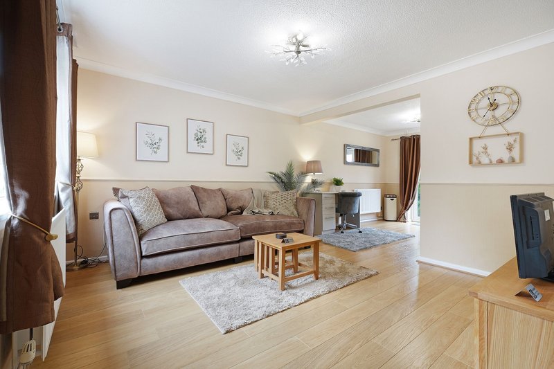 2-Bed House in Great Paxton, St Neots | Parking | WiFi