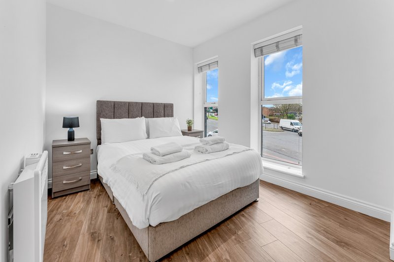 Jewellery Quarter • Modern 2BR • Secure parking • Gated Community