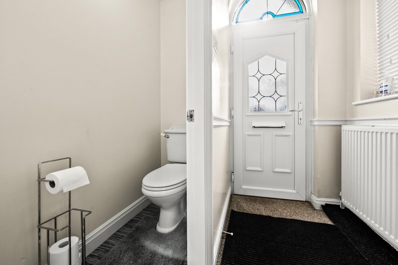 4BD 2BA+ additional 2WC | WiFi | Driveway | 7 Beds | Bolton