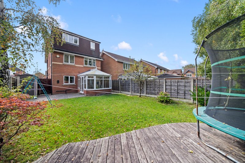 4BD 2BA+ additional 2WC | WiFi | Driveway | 7 Beds | Bolton