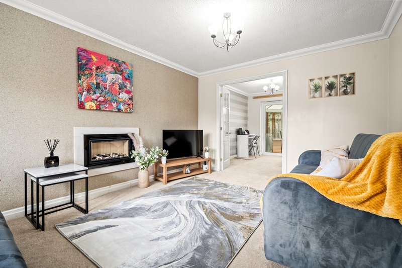4BD 2BA+ additional 2WC | WiFi | Driveway | 7 Beds | Bolton