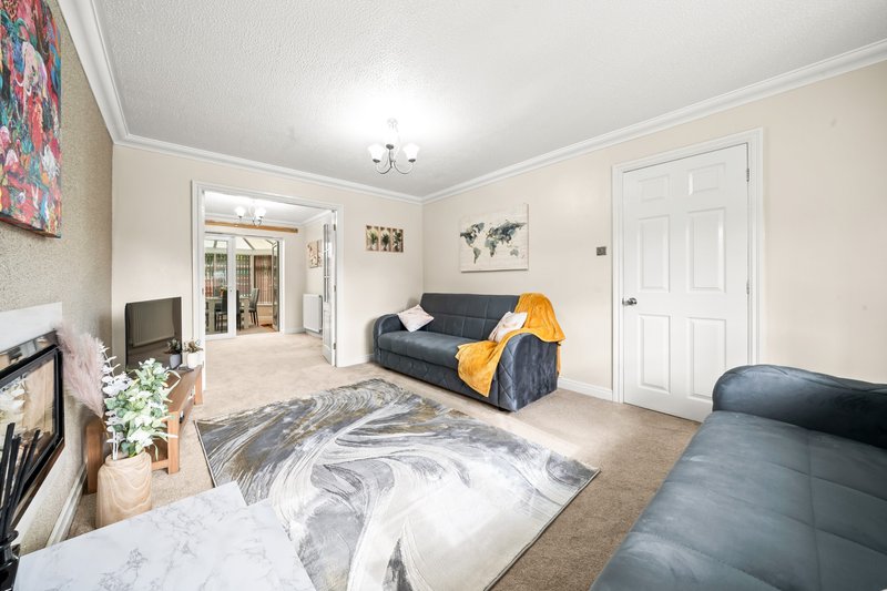 4BD 2BA+ additional 2WC | WiFi | Driveway | 7 Beds | Bolton