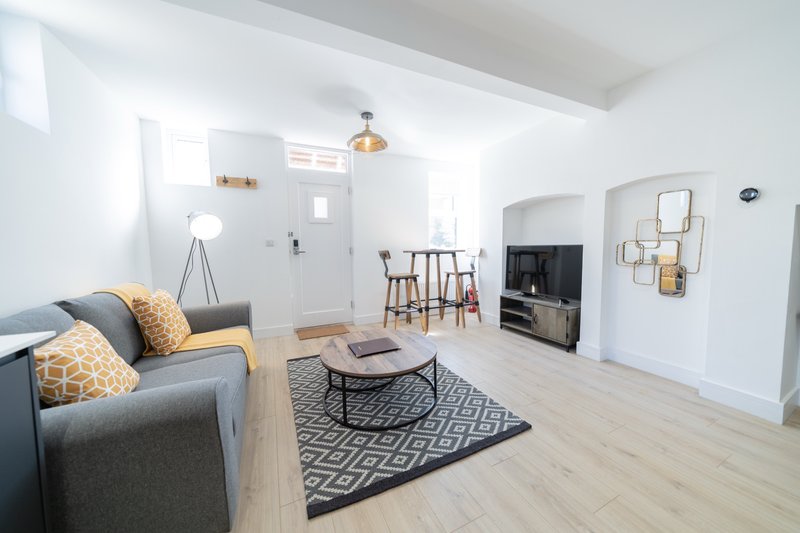 2 Ashbrook Windmill - 1-Bedroom Ground-Floor Apartment, Headington, Oxford