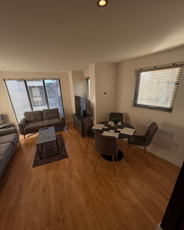 Stylish 2-Bed w/ Balcony | City Centre