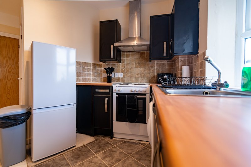 2-Bedroom Flat near Folkestone Harbour with Allocated Parking, Sleeps 4