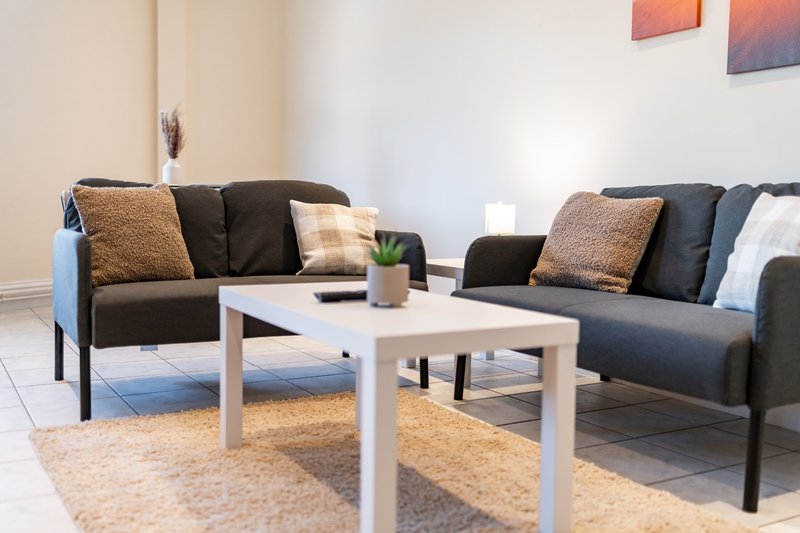 2-Bedroom Flat near Folkestone Harbour with Allocated Parking, Sleeps 4