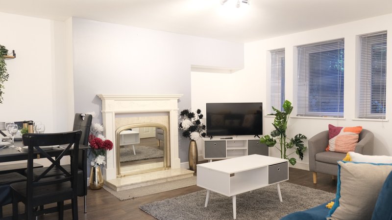 2 Bedroom Flat near Bedford Station, Bedford
