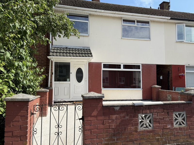 Ideal for contractors & professionals | near M53 (J9)