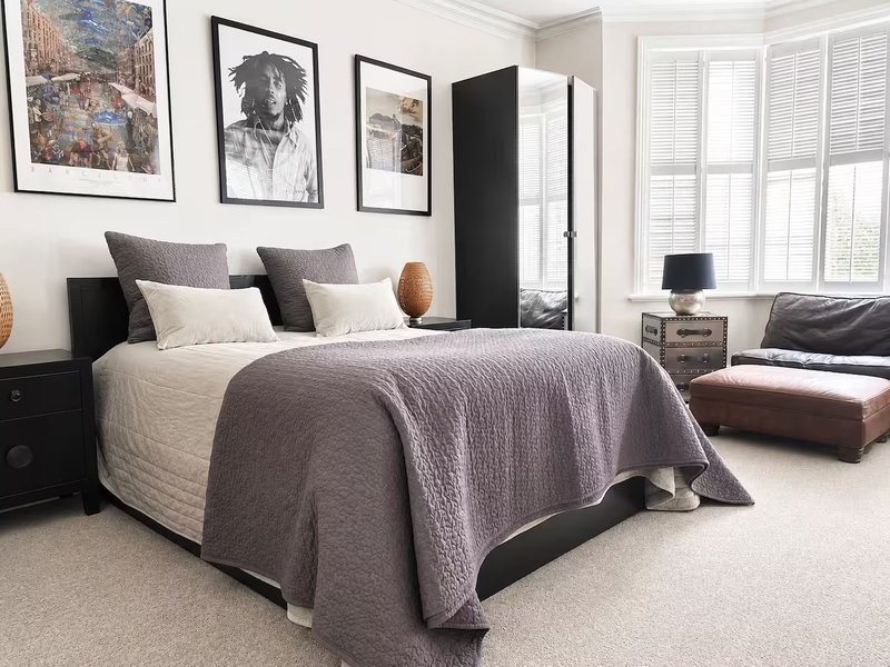 Large Studio-Like King Room with Private Bathroom & Kitchenette | 2 Other Rooms Available
