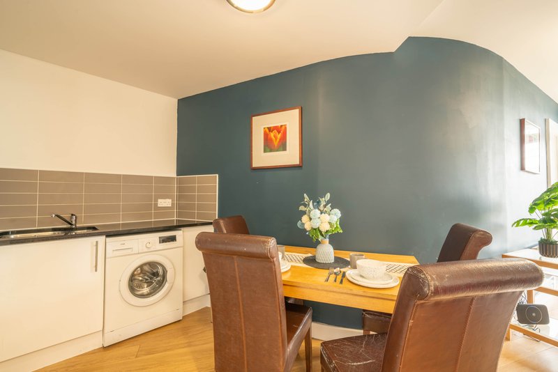 Central Apt | Garden View | Free Private Parking