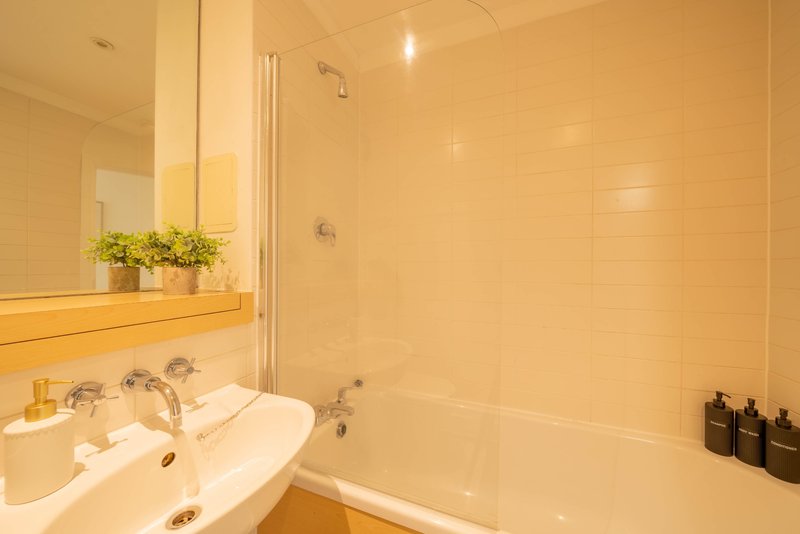 Central Apt | Garden View | Free Private Parking