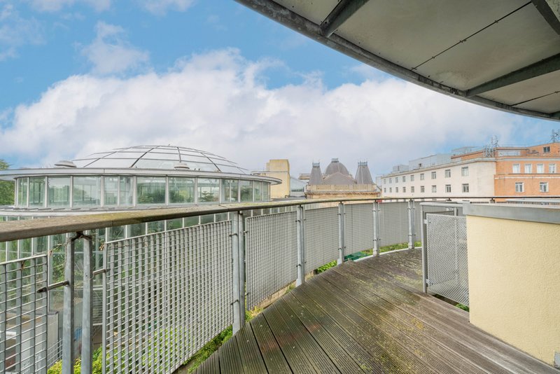 Central Apt | Garden View | Free Private Parking