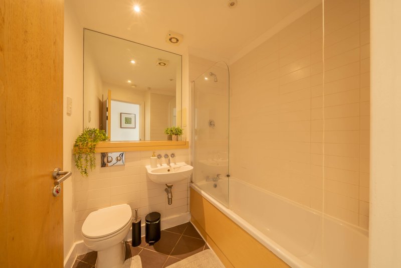 Central Apt | Garden View | Free Private Parking