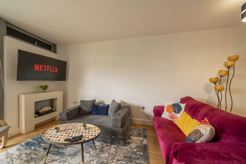 Central Apt | Garden View | Free Private Parking