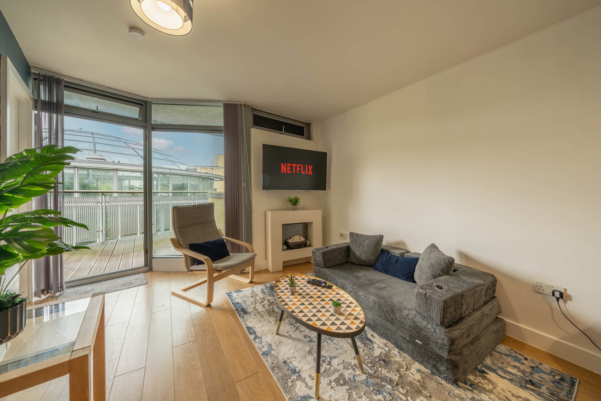 Central Apt | Garden View | Free Private Parking