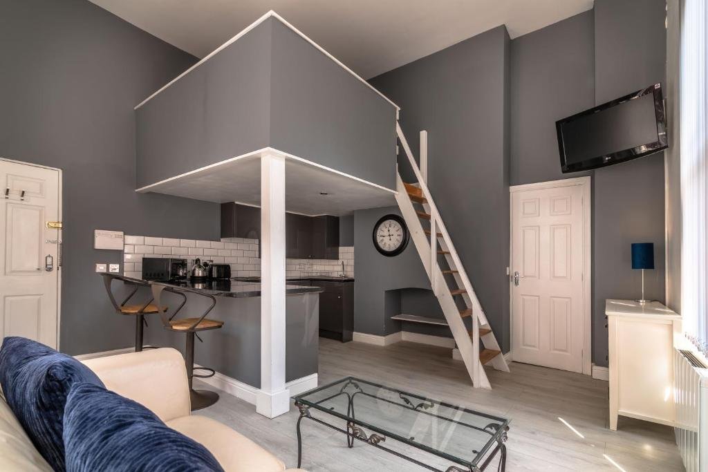 1 x bed studio City Center with secure parking ( fee applies )