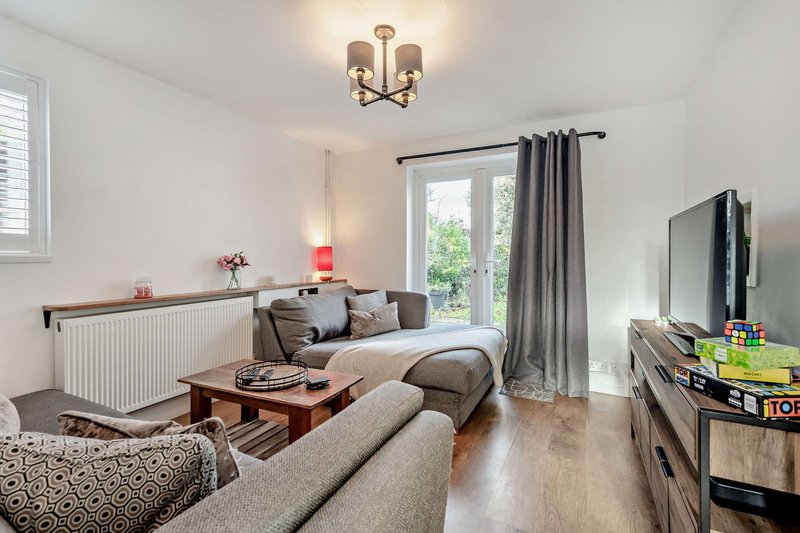 Rockford Cottage: 3-Bedroom House in the New Forest near Bransgore and Burley, Garden, Sleeps 6