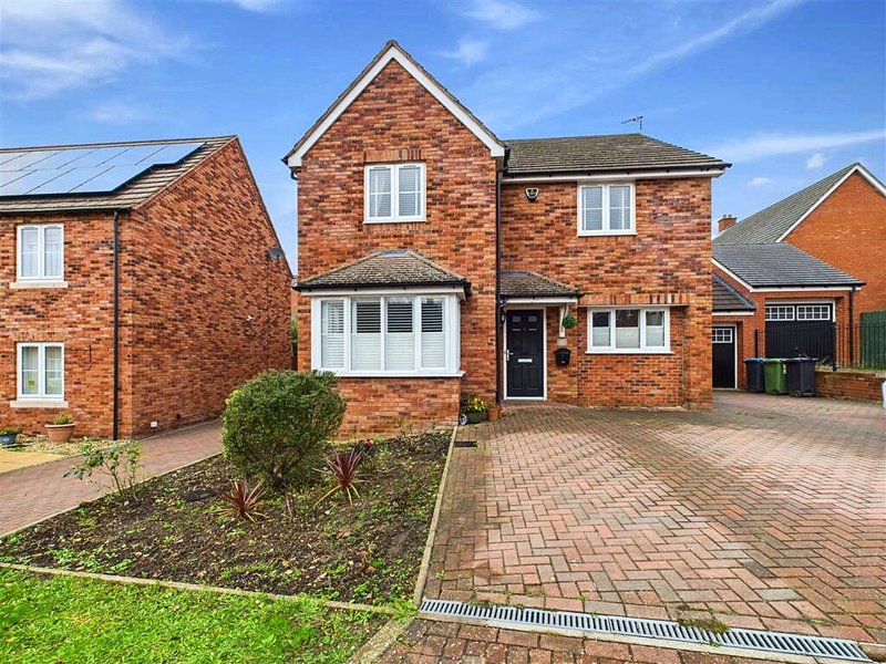 5-Bedroom Detached House | 1 Single, 2 Double, 1 King Sofa Bed, 4 Zip linked beds | Sleeps up to 8