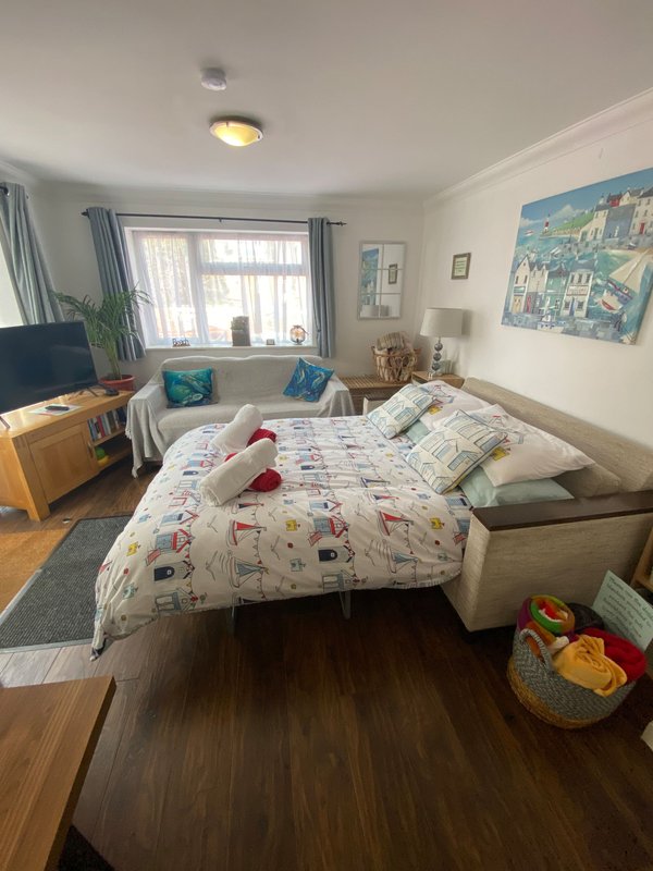 The Garden Flat: 2-Bed Ground-Floor Flat with Courtyard and Parking, Paignton