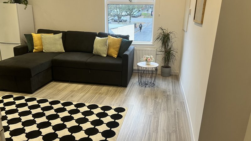 Work Stay 2-Bed | Fast WiFi | Parking