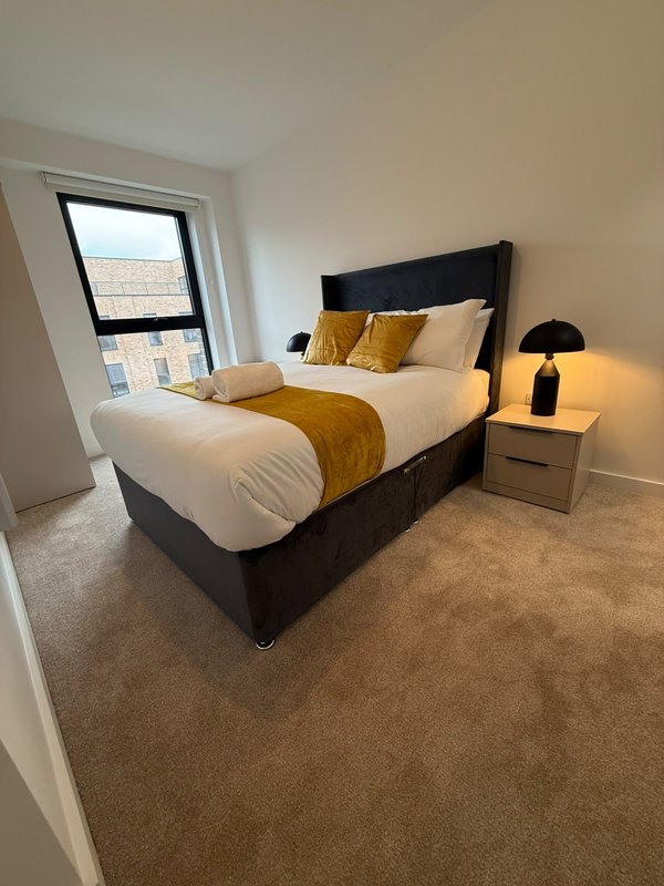 Standard Two Bedroom Apartment Near MediaCity