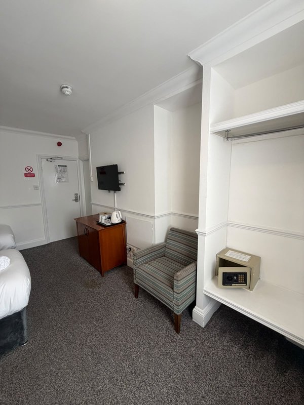 Our Economy Double or Twin Room is ideal for up to two guests. It offers a double or twin bed setup, private bathroom, Smart TV, fast Wi-Fi and tea and coffee facilities. Room layouts may vary.
