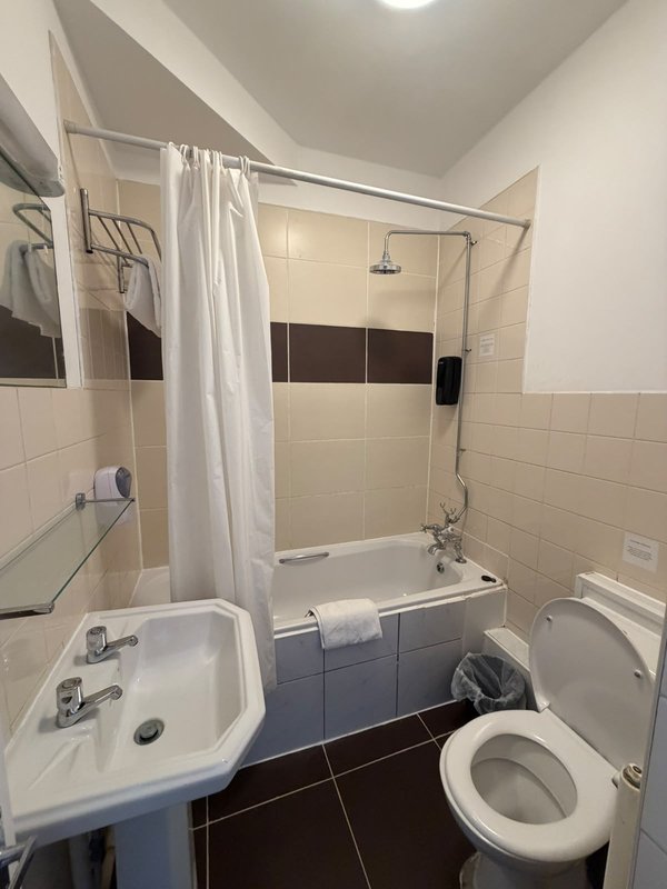 Our Economy Double or Twin Room is ideal for up to two guests. It offers a double or twin bed setup, private bathroom, Smart TV, fast Wi-Fi and tea and coffee facilities. Room layouts may vary.
