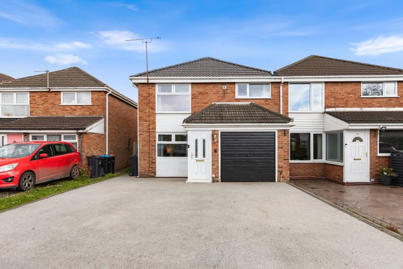 Elton House/3 bed/Ellesmere Port/Contractors